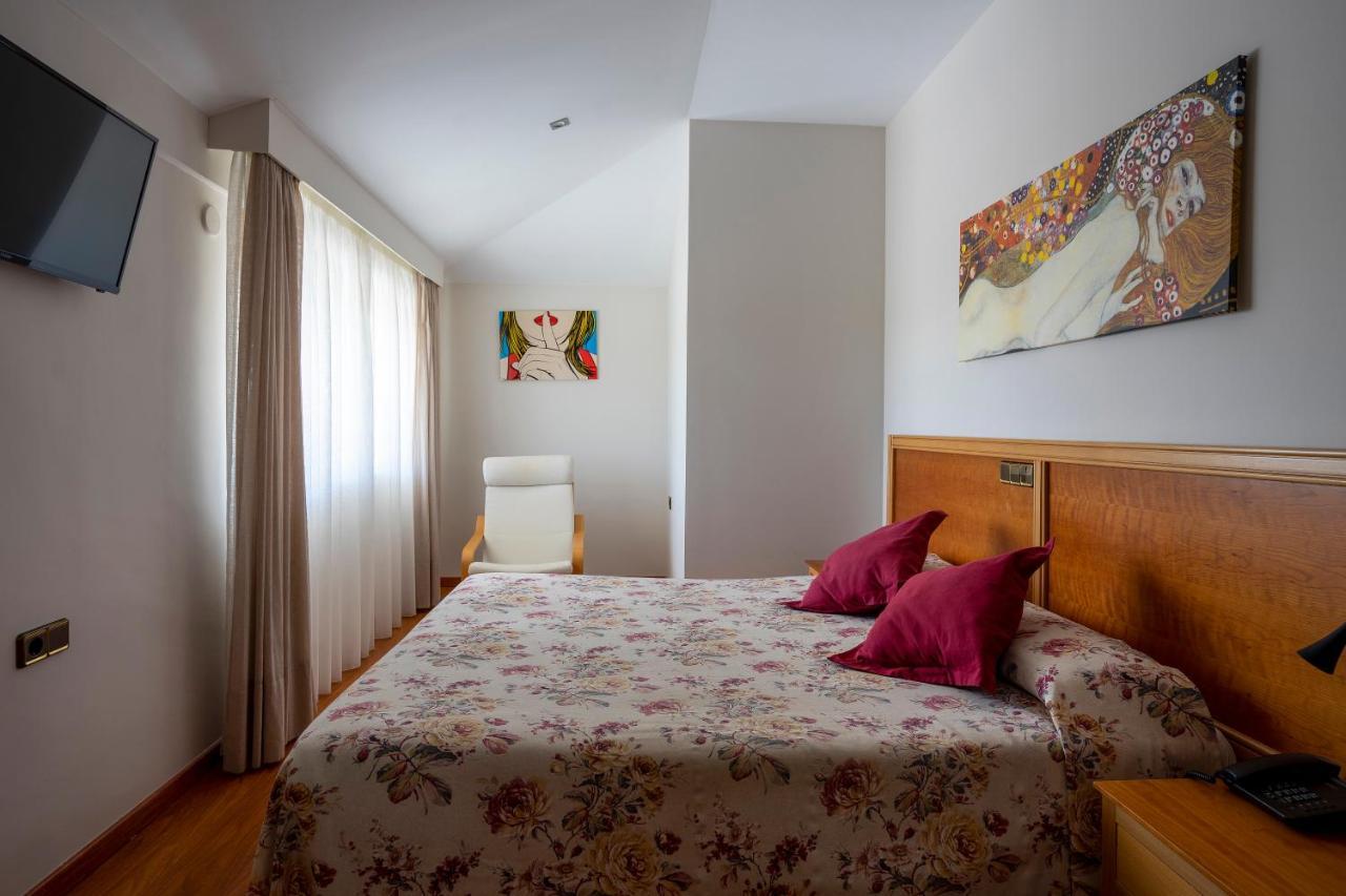 Hotel Los Barruecos By Croma Malpartida de Cáceres المظهر الخارجي الصورة