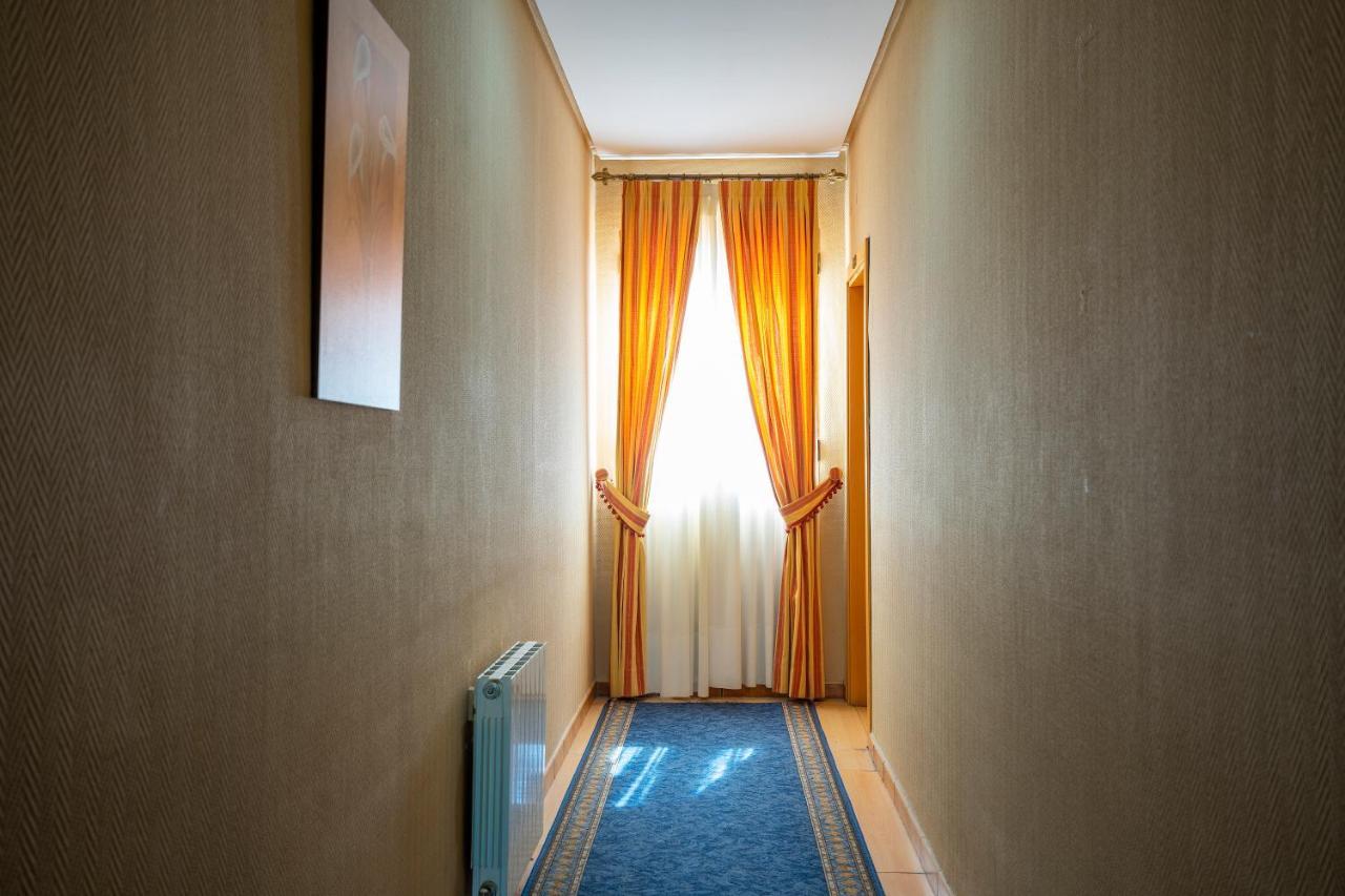 Hotel Los Barruecos By Croma Malpartida de Cáceres المظهر الخارجي الصورة