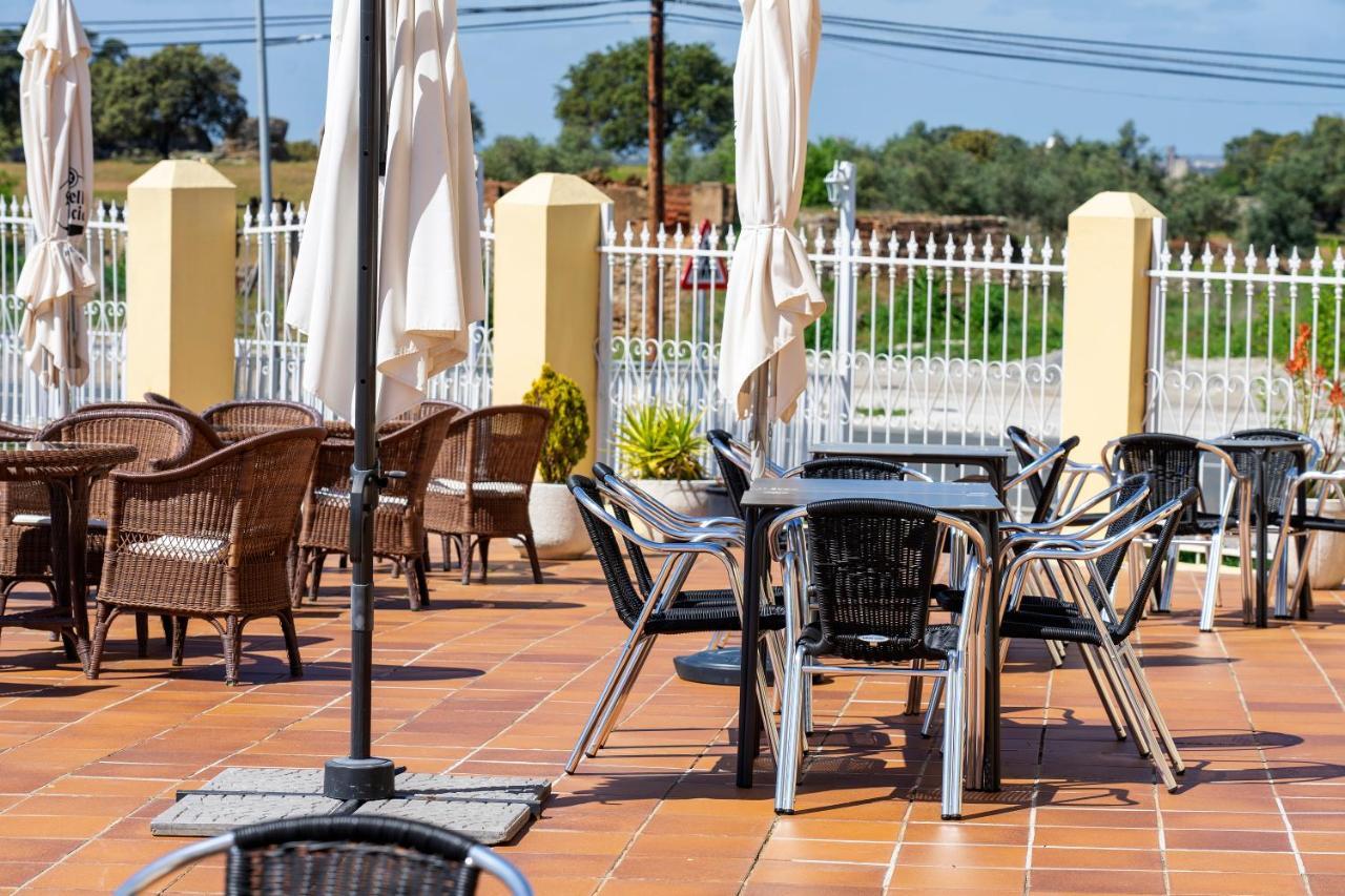 Hotel Los Barruecos By Croma Malpartida de Cáceres المظهر الخارجي الصورة