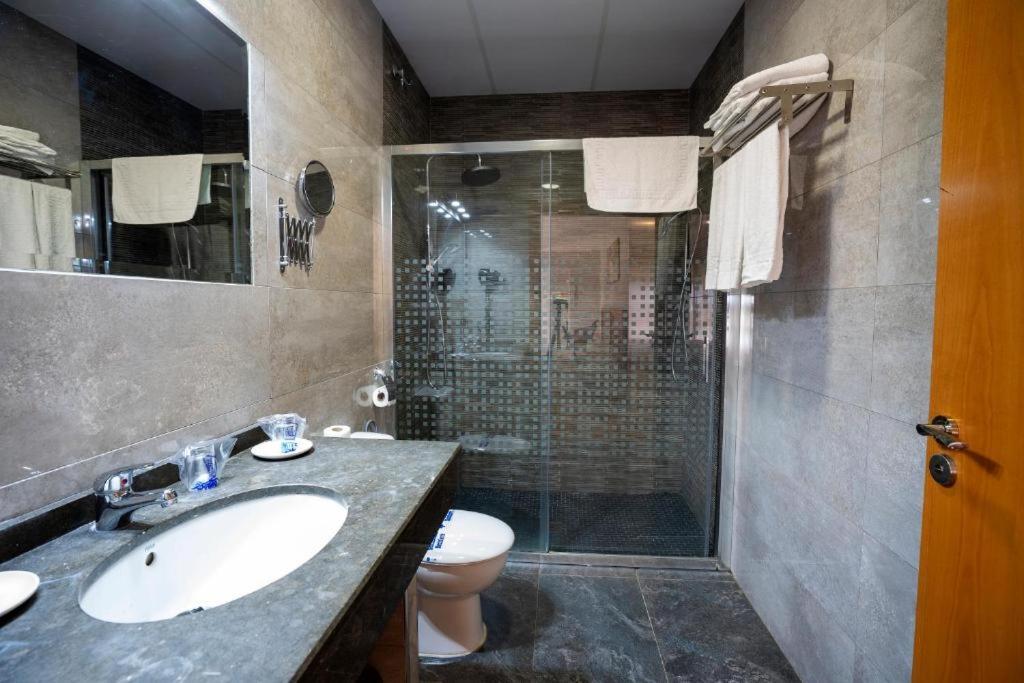 Hotel Los Barruecos By Croma Malpartida de Cáceres المظهر الخارجي الصورة