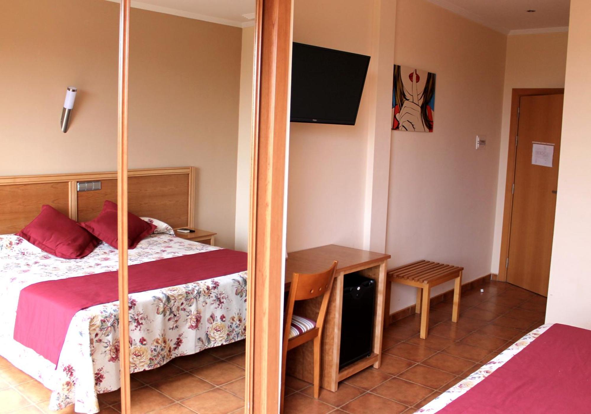 Hotel Los Barruecos By Croma Malpartida de Cáceres المظهر الخارجي الصورة
