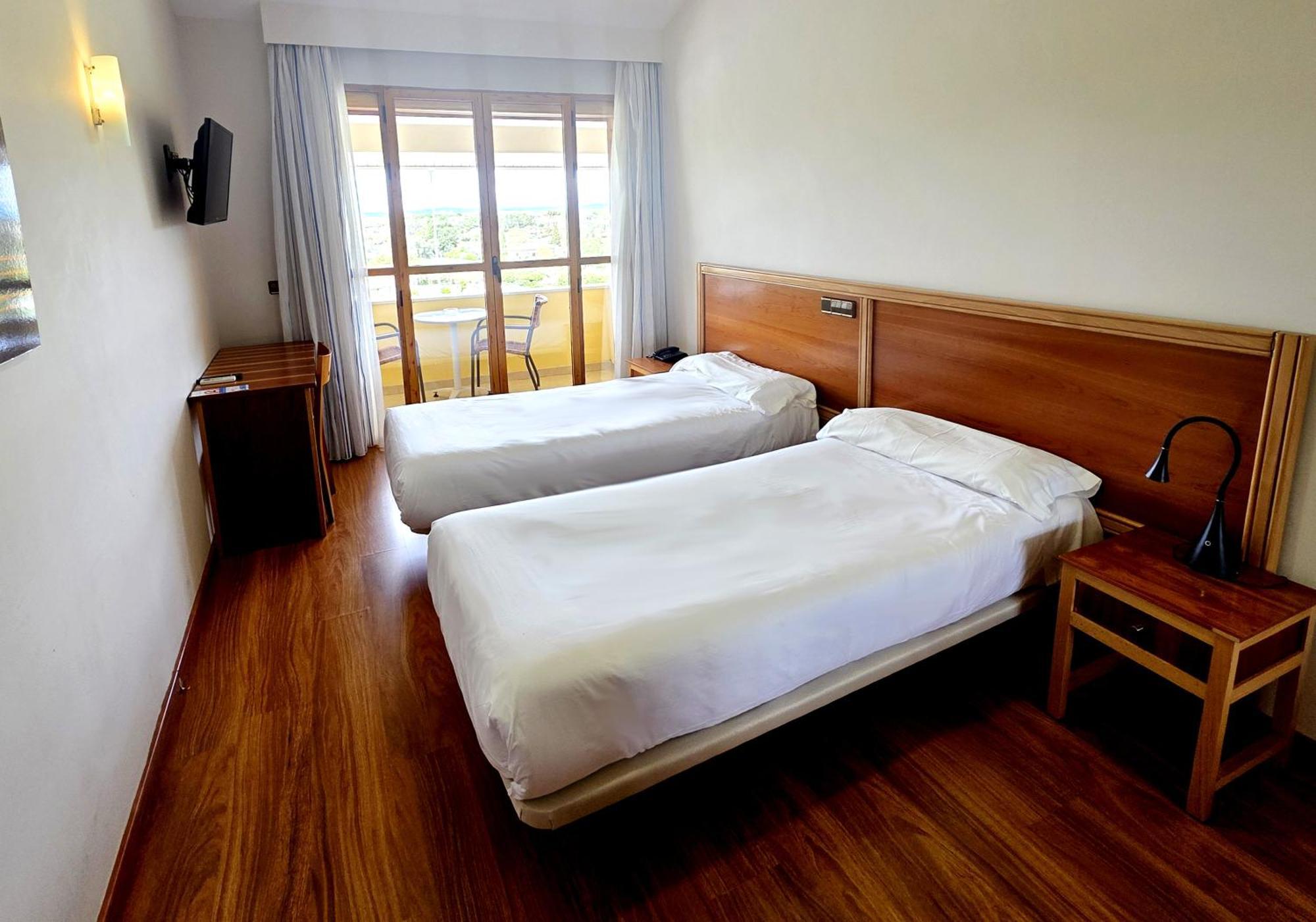 Hotel Los Barruecos By Croma Malpartida de Cáceres المظهر الخارجي الصورة